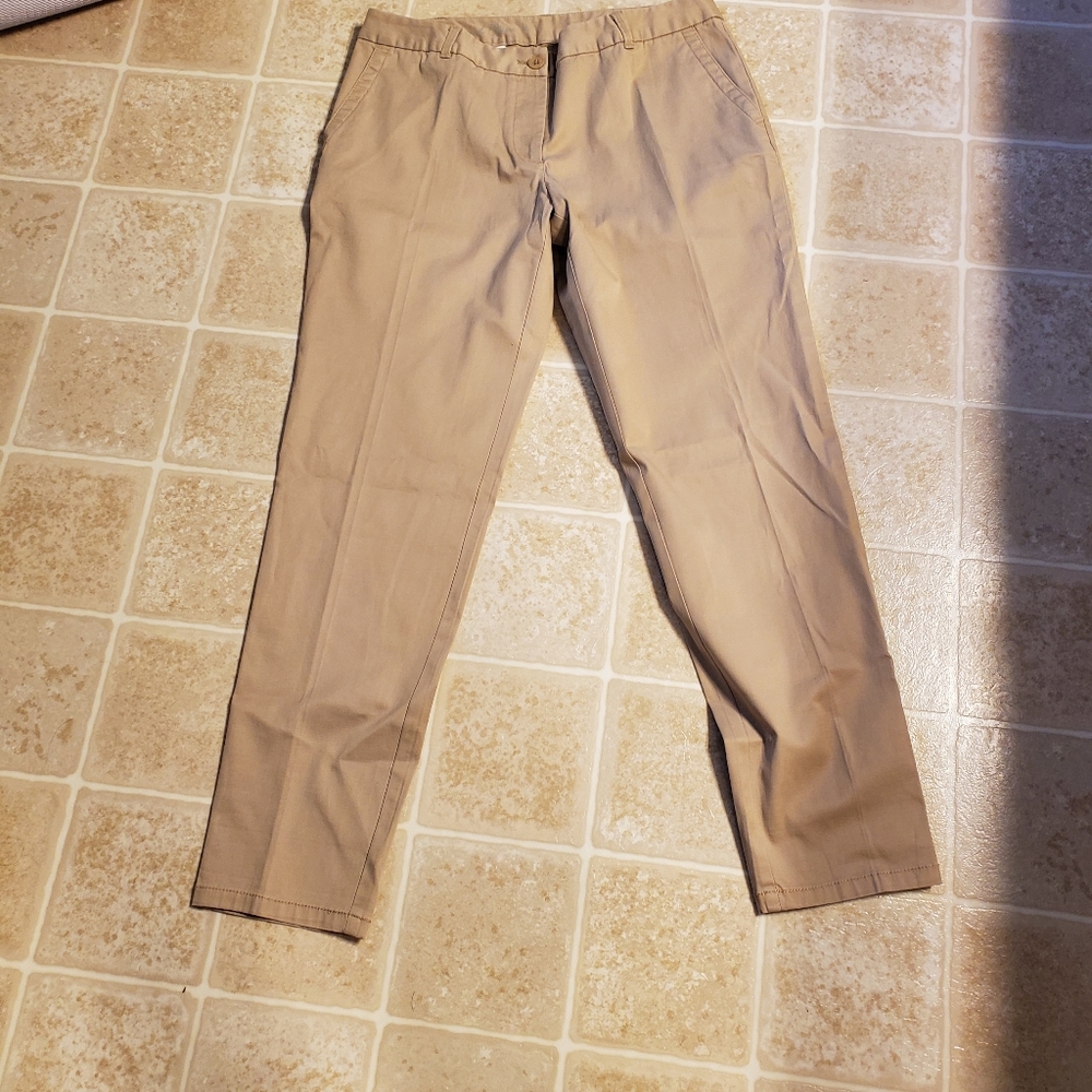 Talbots size 6 NWT khakis